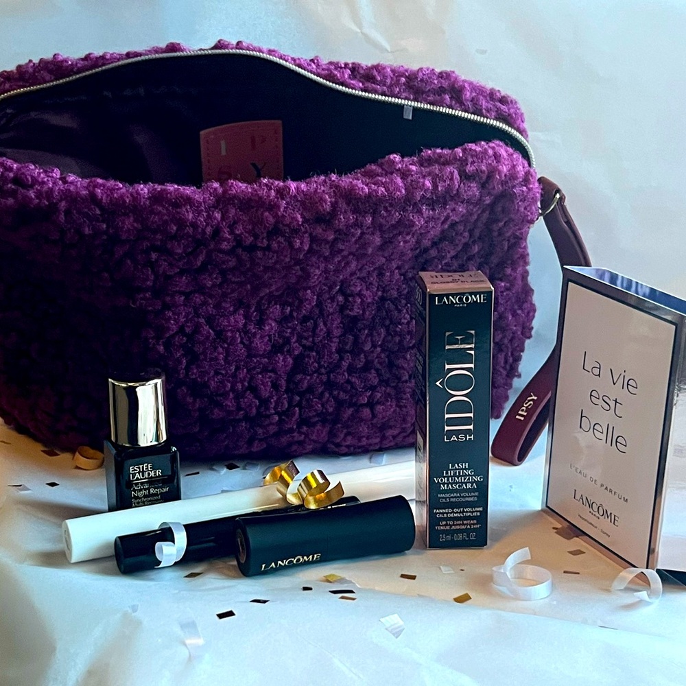 💖 Host Pick 💖 Lancôme
LOOK at all of this! (ea page has more!)
Cosmetics Bundle - Picture 8 of 8